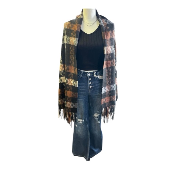 EUC Zenana Wide Leg Flare Distressed Jeans - Picture 3 of 12